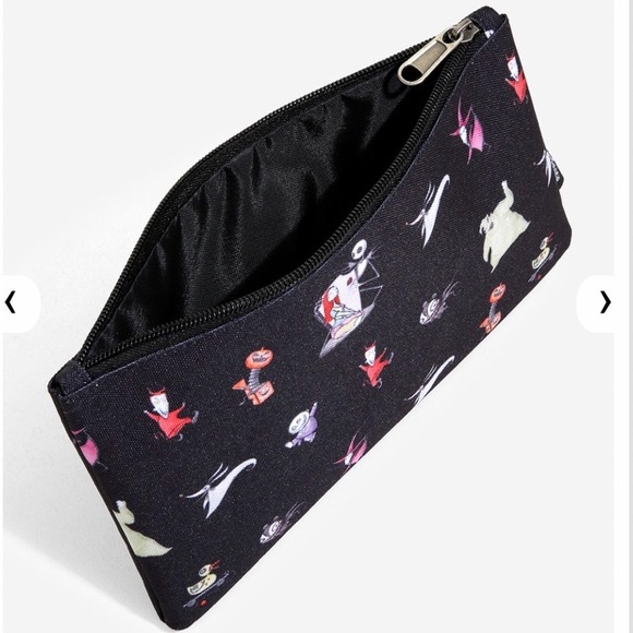 LOUNGEFLY NIGHTMARE BEFORE CHRISTMAS MAKEUP BAG! - Picture 3 of 4